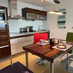 Beachside 2-Zimmer-Wohnung Mit Meerblick